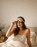 Dormio Champagne Schlafmaske in der Morgenroutine